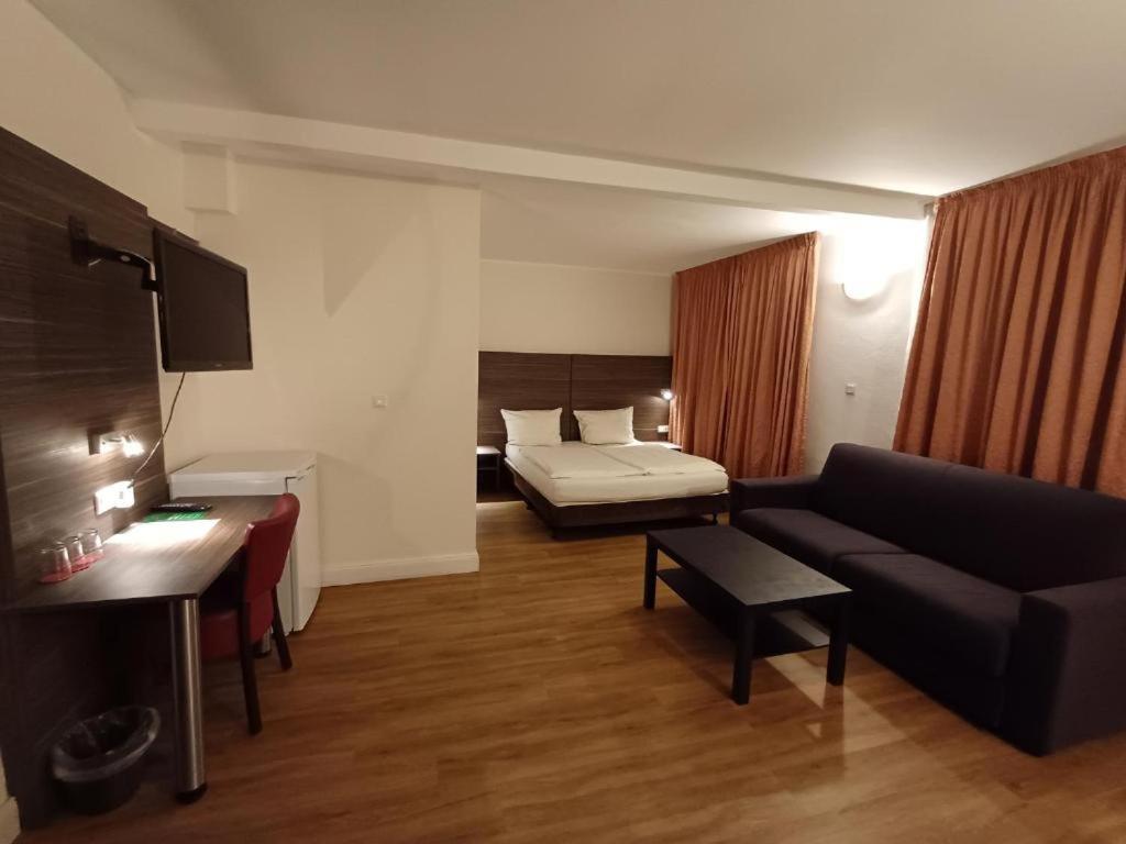 Hotel Ariana Koeln Exterior photo